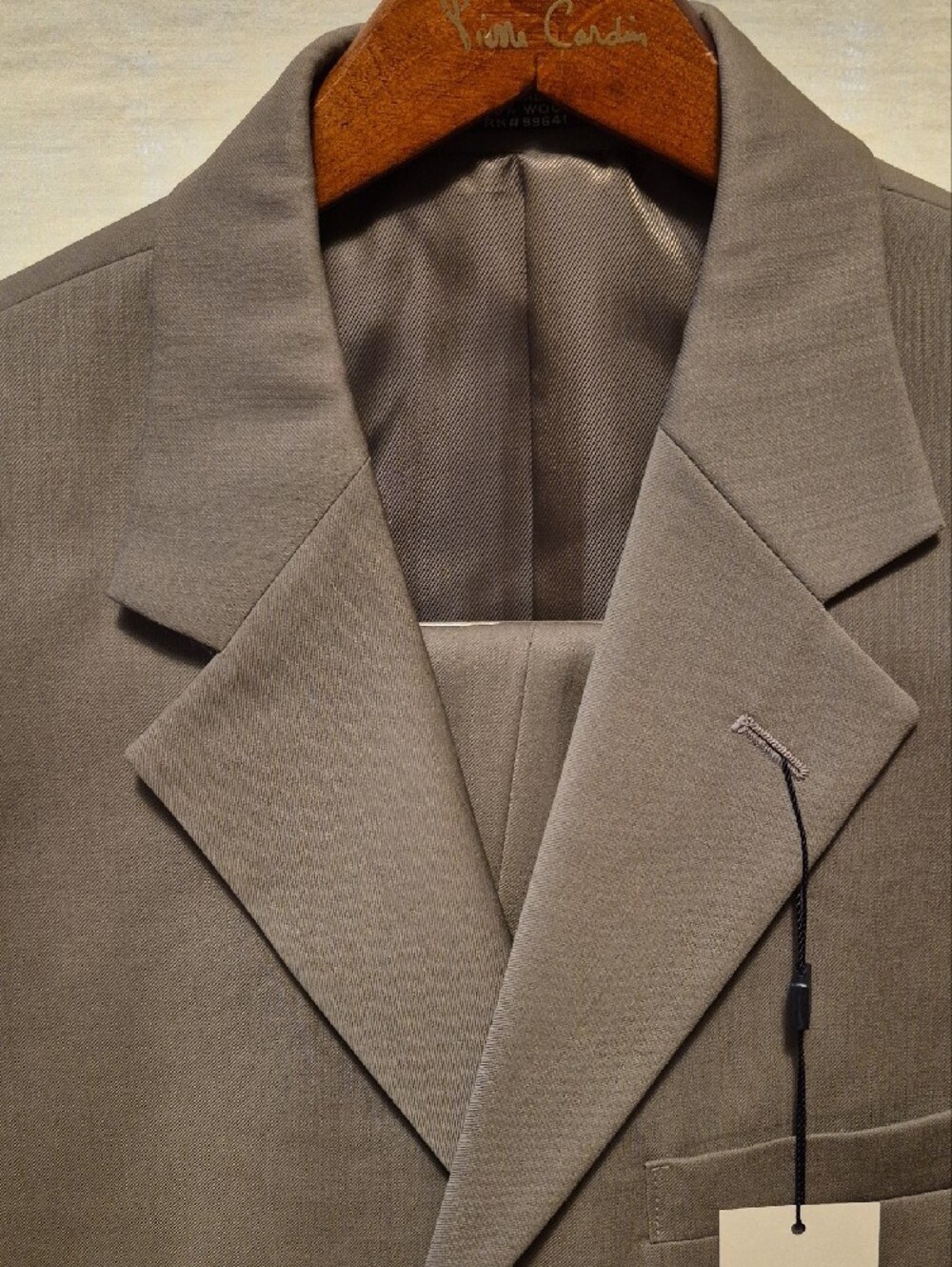 Men's Tailored Taupe Single-Breasted Suit Jacket Size 37R 31W
